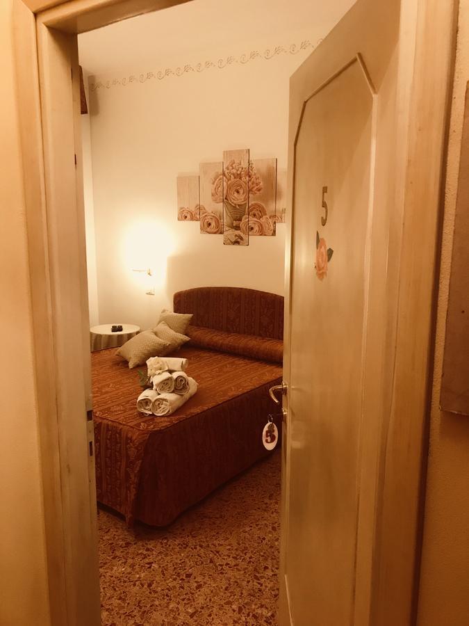 Lady Rose Bed & Breakfast Пиза Экстерьер фото